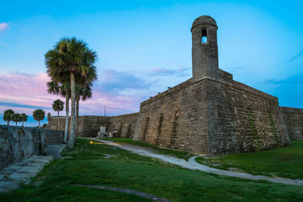 istock Sunrise Over Castillo de San Marcos 909691922