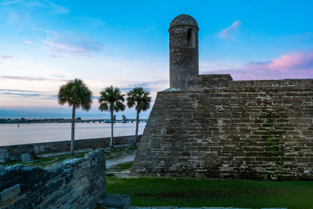 istock Sunrise Over Castillo de San Marcos 909691934
