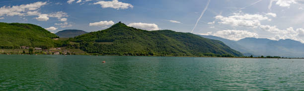 lago kaltern, tirol sul, itália "n" n - altoadige - fotografias e filmes do acervo