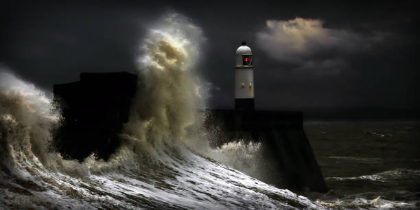 porthcawl phare - turbulence photos et images de collection