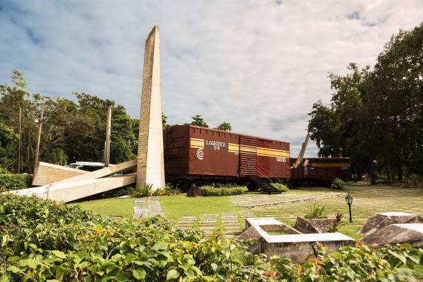 muzeum decydującej bitwy rewolucji, gdzie pociąg został wykolejony i podbił santa clara - conquered zdjęcia i obrazy z banku zdjęć