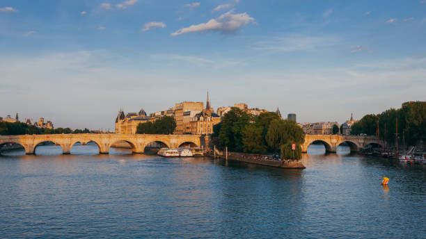 istock Pont Neuf in Paris at sunset 909729334