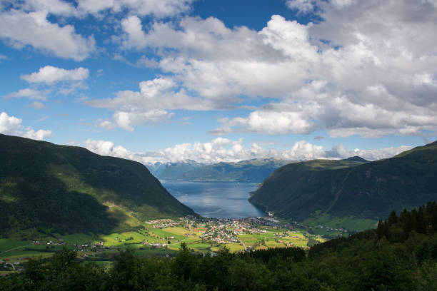 istock Vik i Sogn, Sogn og Fjordane, Norway 909735400