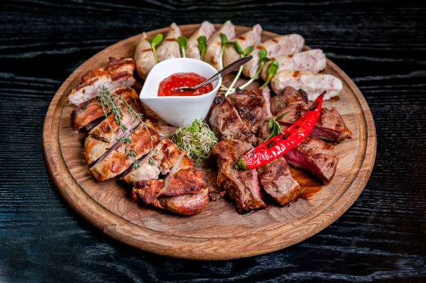 istock Sliced meat with sauce 909769048