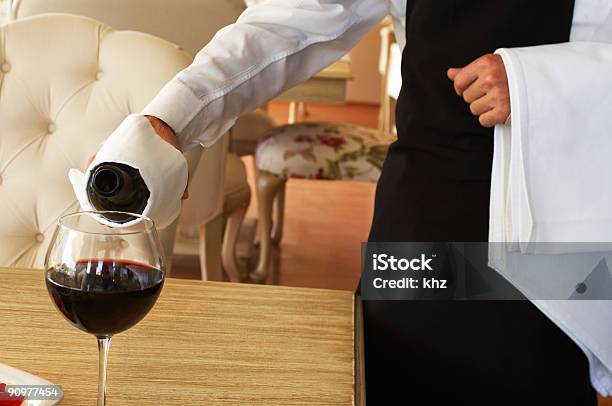 Vinho Tinto - Fotografias de stock e mais imagens de Almoço - Almoço, Aniversário especial, Bebida