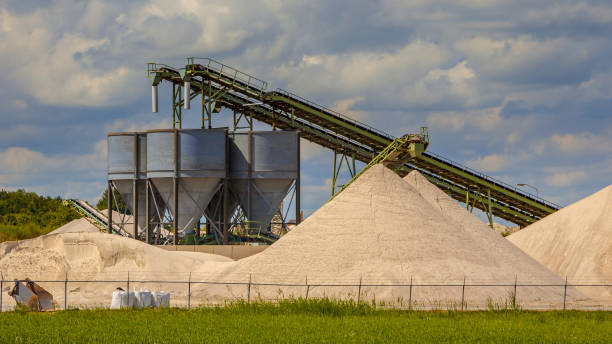 istock Sand mining industial terminal detail 909778662
