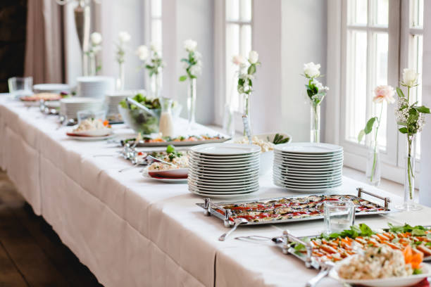 ビュッフェ イベントを結婚式のケータリング - 外食産業関係の職業 ストックフォトと画像