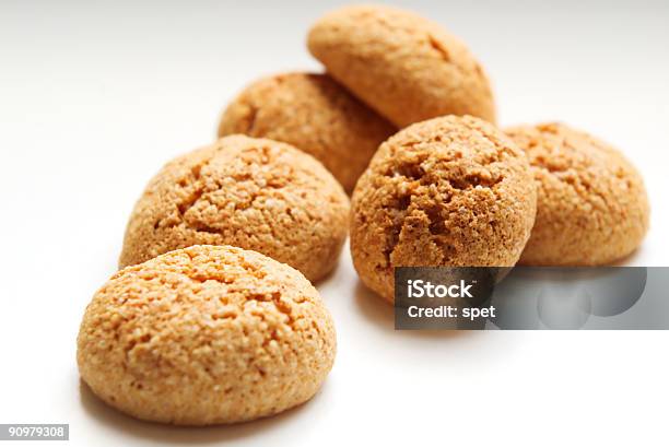 Amarettinicookies - Fotografias de stock e mais imagens de Bolacha - Bolacha, Pequeno, Amarelo