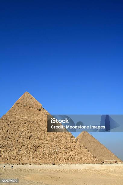 기자 피라미드와 카이로 이집트 피라미드-건축물에 대한 스톡 사진 및 기타 이미지 - 피라미드-건축물, 모래, 이집트
