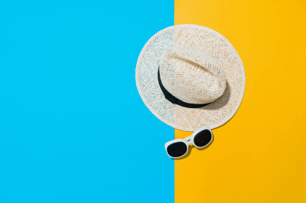 istock Top view of summer beach graphical on punchy pastels background 909795312