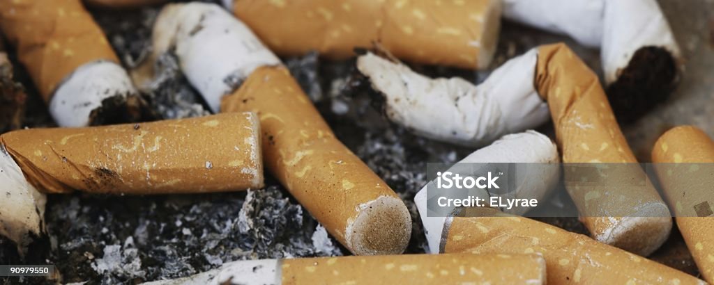 Filtros de cigarrillos - Foto de stock de Colilla libre de derechos