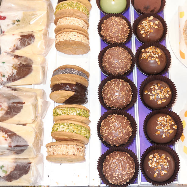 istock Small ice cream and pralines 909817786