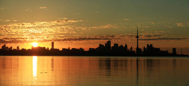 istock Toronto Skyline at Sunrise, Ontario, Canada 909821224