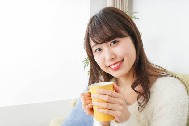 istock Woman being relaxed in room 909828892