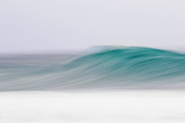 istock Waves on the North Shore, Oahu, Hawaii 909833120