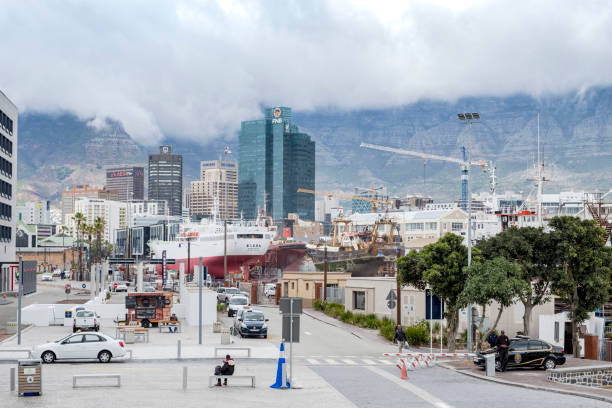 cape town city harbour - south africa road cape town the garden route imagens e fotografias de stock