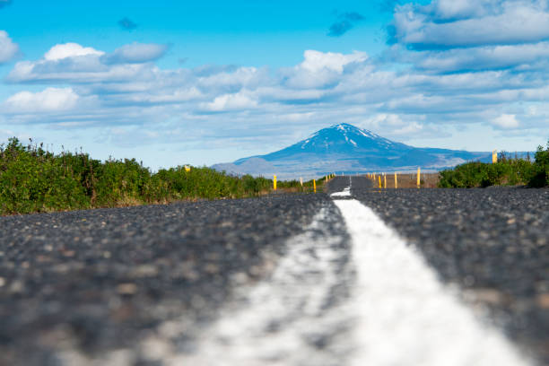 istock Country road in Iceland 909894538