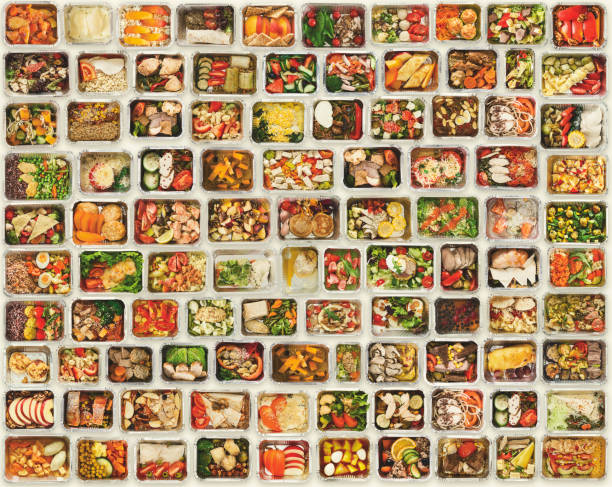 istock Set of take away food boxes at white background 909914492