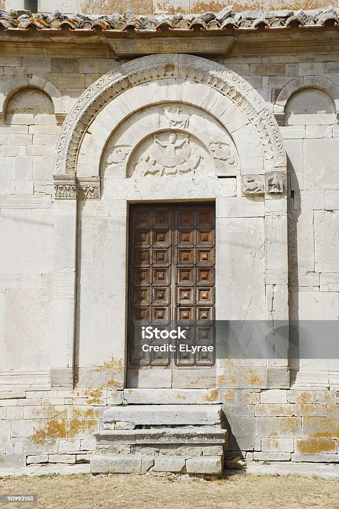 Porta antiga - Foto de stock de Abadia - Mosteiro royalty-free