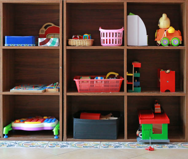 istock Shelf with many toys. 909926568
