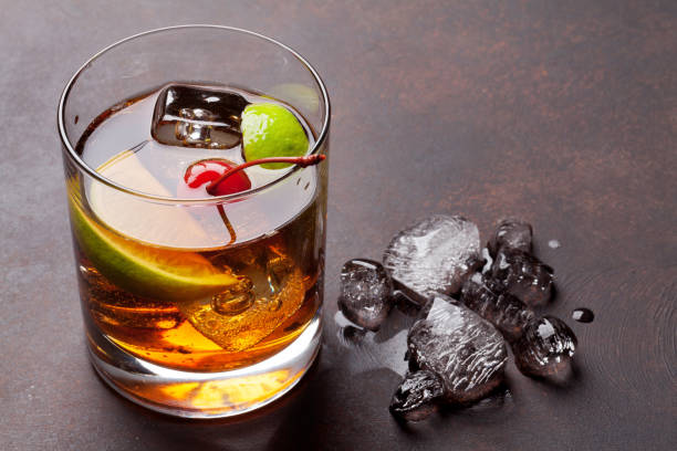 istock Cuba libre cocktail glass 909931034