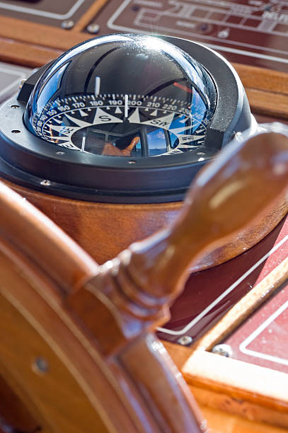 sala compass - helm nautical vessel sailing ship sailing fotografías e imágenes de stock