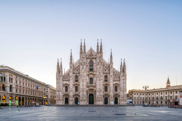 Milan Cathedral, Milan cathedral the Piazza del Duomo at dawn milan stock pictures, royalty-free photos & images