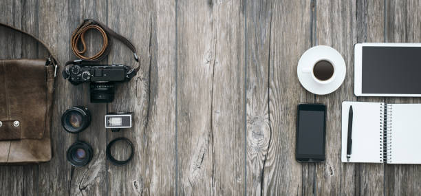 hipster niezależny fotograf - mobile office flash zdjęcia i obrazy z banku zdjęć