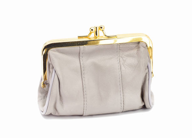 istock purse leather female kiss 909982934