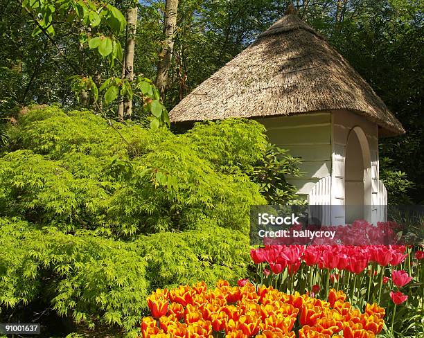 Foto de Jardim De Primavera e mais fotos de stock de Ajardinado - Ajardinado, Beleza natural - Natureza, Botânica - Assunto