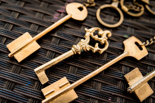 istock Vintage metal keys on the table. Beautiful 910033576