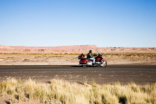 Motociclista en la - foto de stock