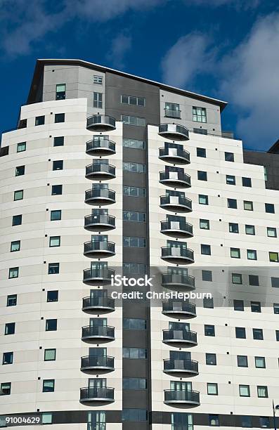 Nowoczesny Apartamentowiec - zdjęcia stockowe i więcej obrazów Anglia - Anglia, Architektura, Balkon
