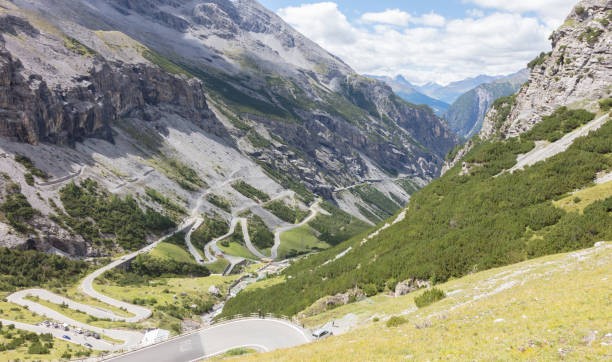 istock Italian Stelvio High Alpine Road 910049330