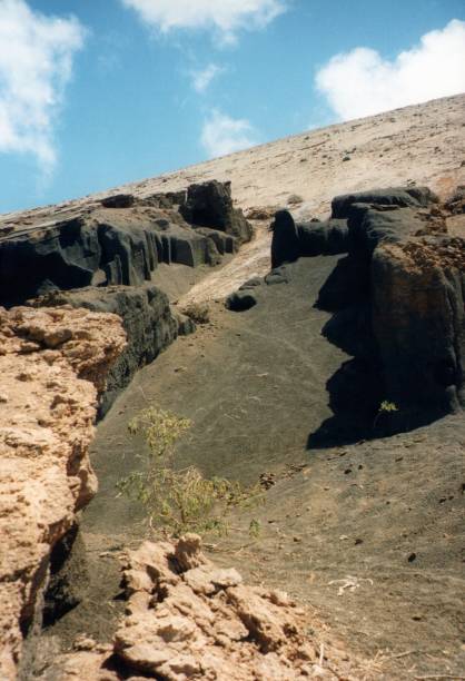 istock Caldera Blanca volcano, Lanzarote, Canary islands 910049382