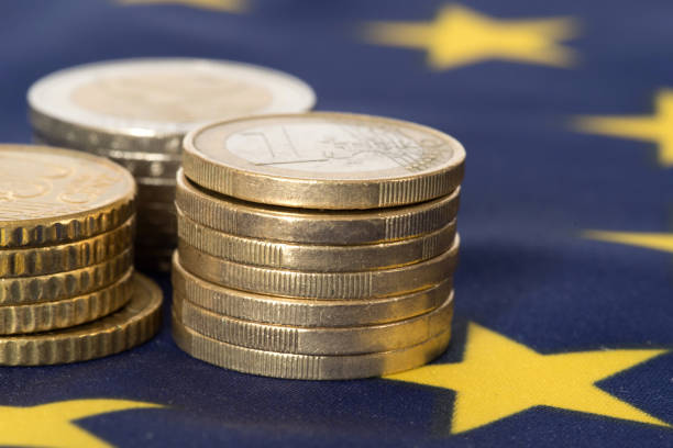 флаг европейского союза ес - global financial crisis фотографии стоковые фото и изображения
