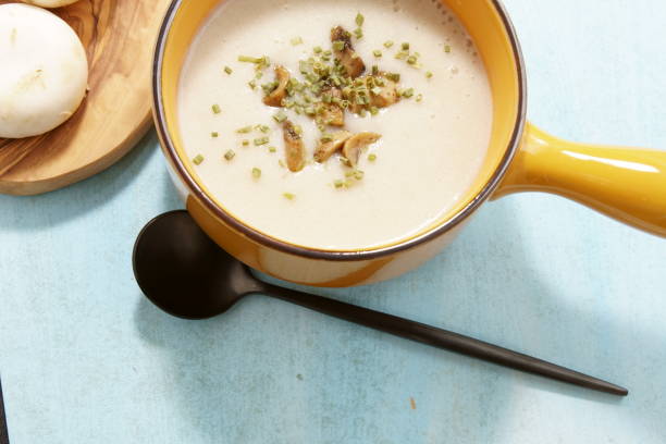 istock Cream of mushroom soup 910066348