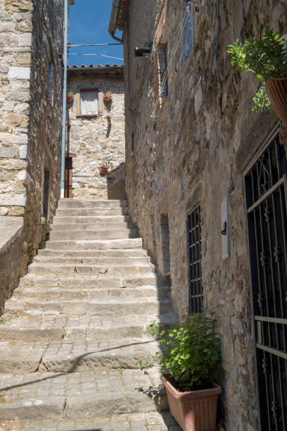 istock Historic town of Baschi (Umbria, Italy) 910154684