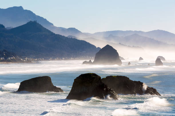 istock Cannon Beach along Oregon Coast in Pacific Ocean 910158886