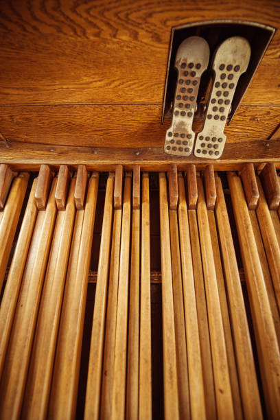 istock Church organ pedals 910197074