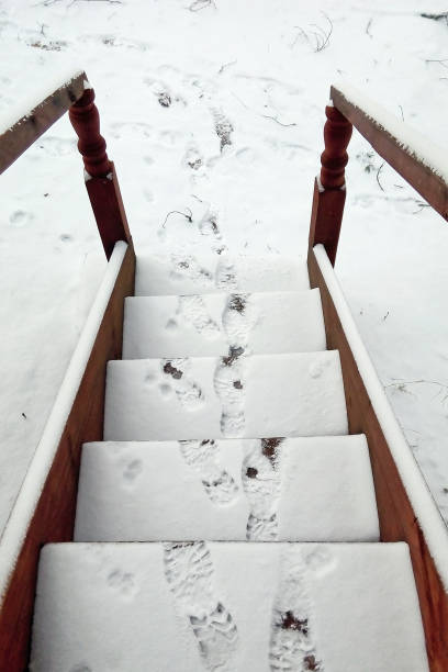 istock Snow on the stairs 910217694