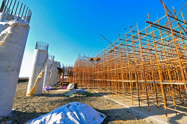 istock Production of reinforced concrete frame construction site 910269590