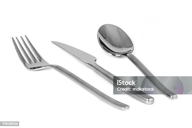 Moderno Metal De Cuchillo Y Tenedor Cuchara Aislado En Blanco Foto de stock y más banco de imágenes de Cuchillo - Cubertería