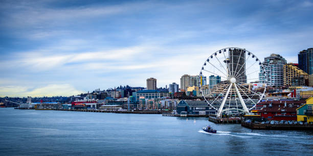Seattle Ferris Wheel The Seattle Ferris Wheel and skyline. seattle ferris wheel stock pictures, royalty-free photos & images