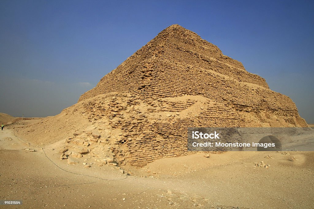 Krok Pyramid of Zoser w Sakkara, Egipt - Zbiór zdjęć royalty-free (Afryka)
