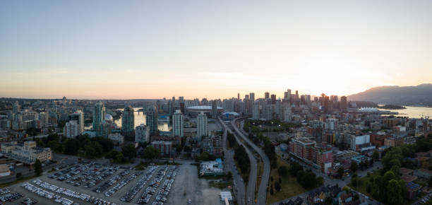 downtown vancouver antenne - scenics skyline panoramic canada place stock-fotos und bilder