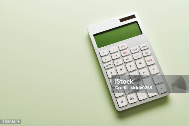 Calculadora Foto de stock y más banco de imágenes de Calculadora - Calculadora, Verde - Color, Finanzas