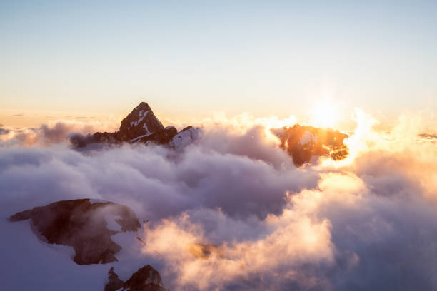 istock Canadian Mountain Landscape 910345140