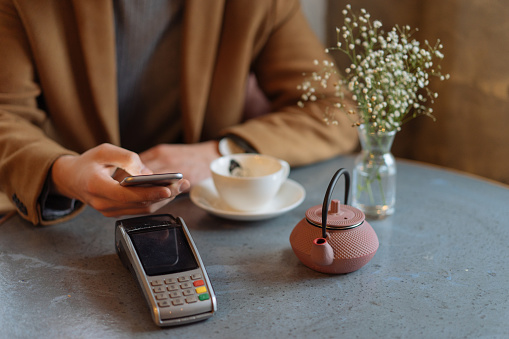 Contactless payment in the coffee shop