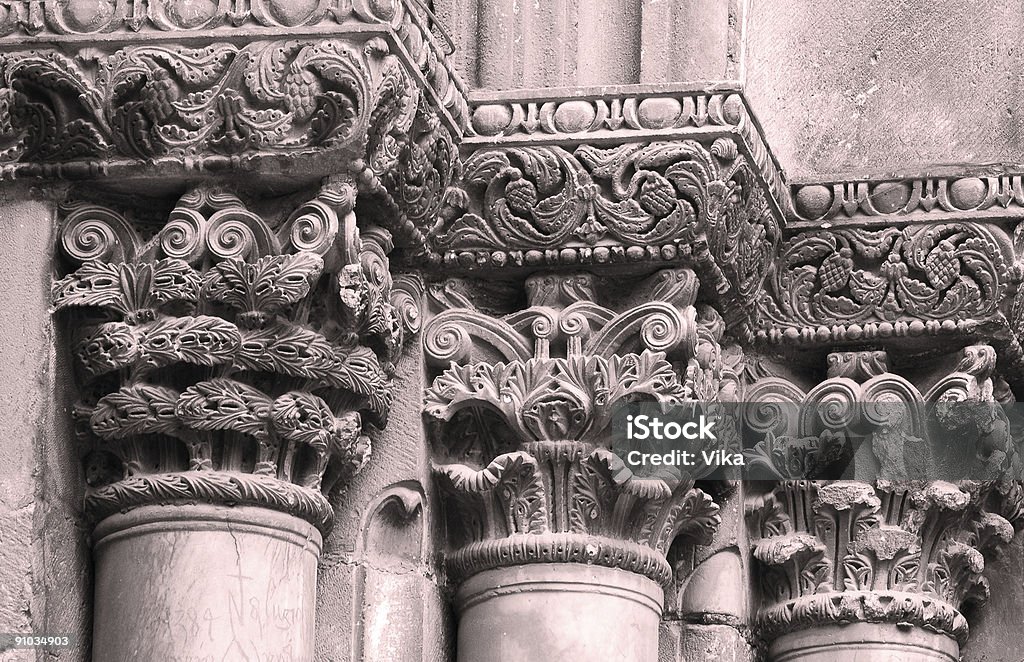 Старинный колонна - Стоковые фото Антиквариат роялти-фри